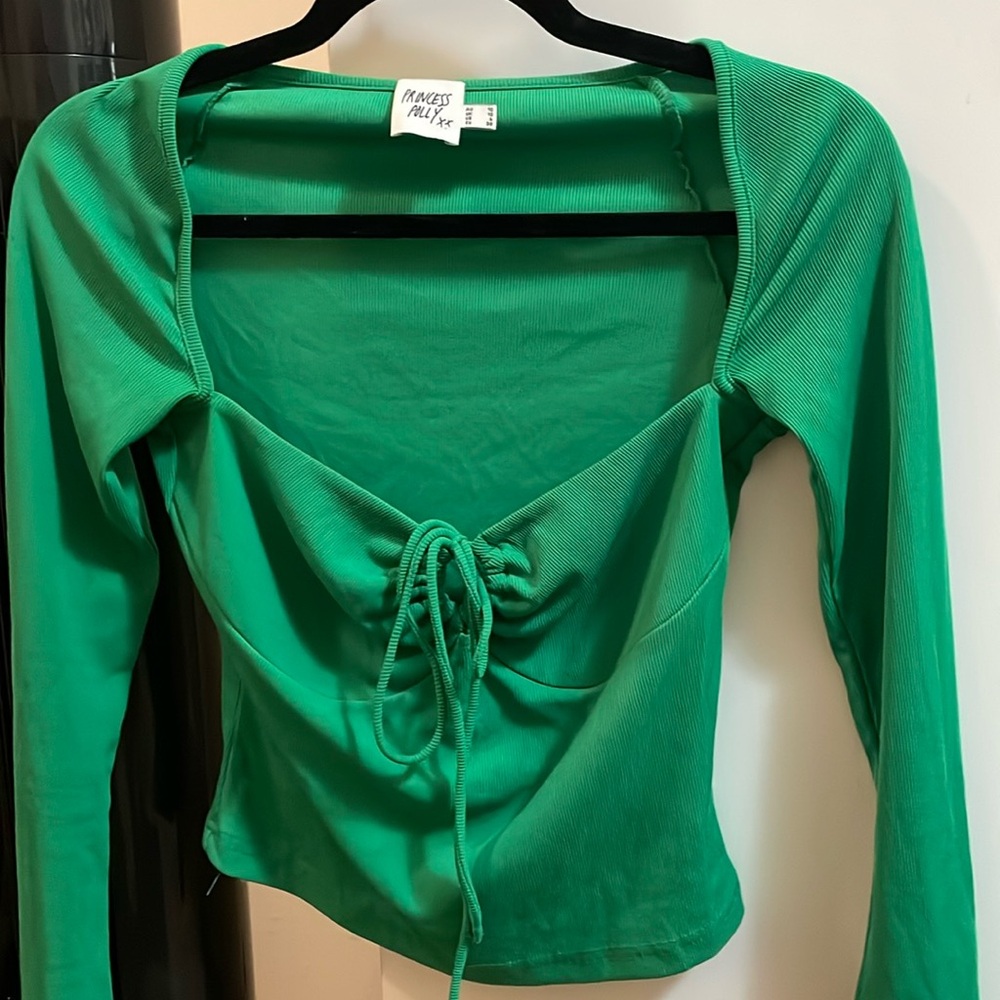 Green long sleeve with a tie